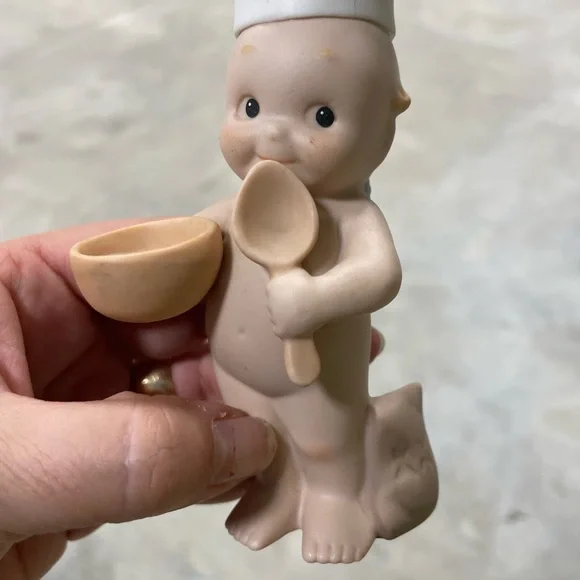 1992 Enesco Kewpie Baker Figurine Bisque Chef Collectible Cook - Picture 2 of 4